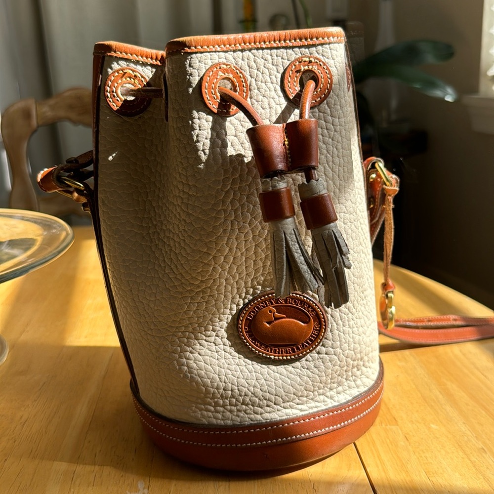 Vintage genuine pebble leather Dooney & Bourke bucket bag.